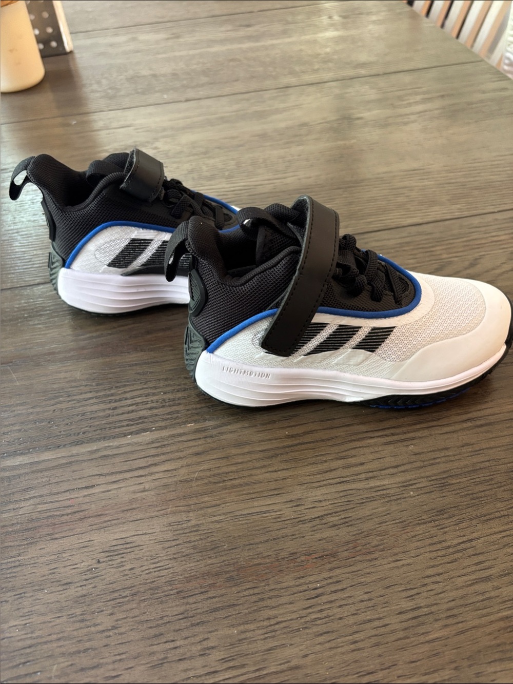 adidas Kids White Black Blue Lightweight Hook-and-Loop Sneakers